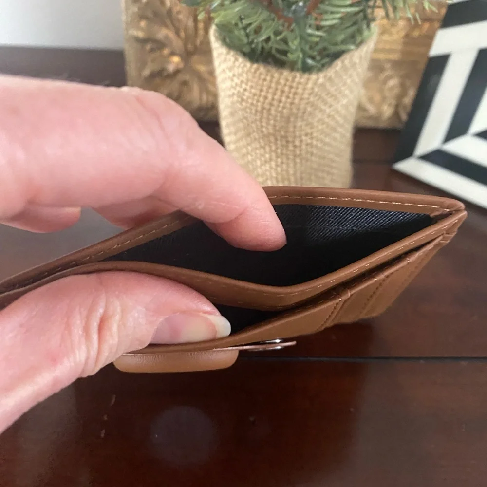 Premium leather, AirTag, wallet, saddle, Brown, slim design